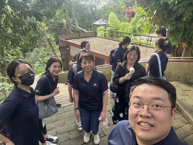 01-3-2hiking2025-02